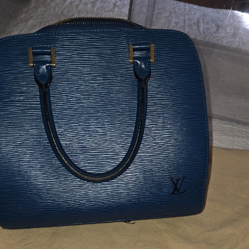 Vintage Louis Vuitton Navy Epi Pont Neuf - Picture 6 of 8